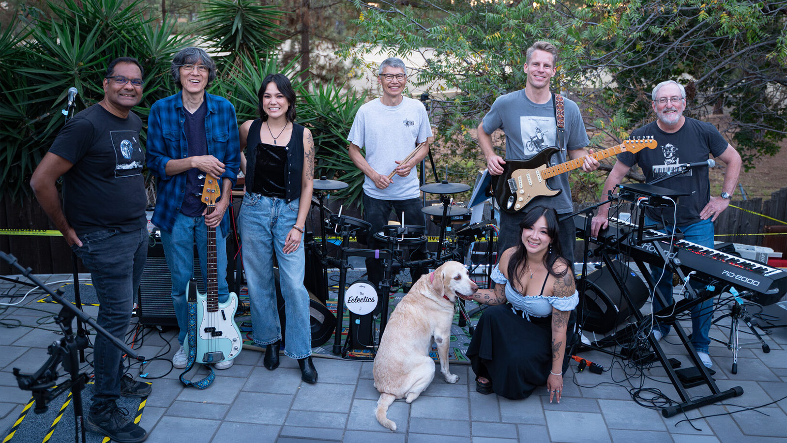 The Eclectics performing live with Daisy